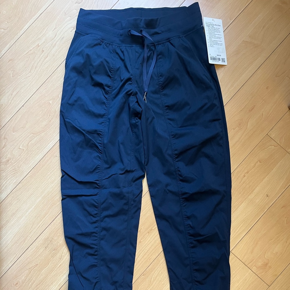 Lululemon Dance Studio MR Jogger Tall